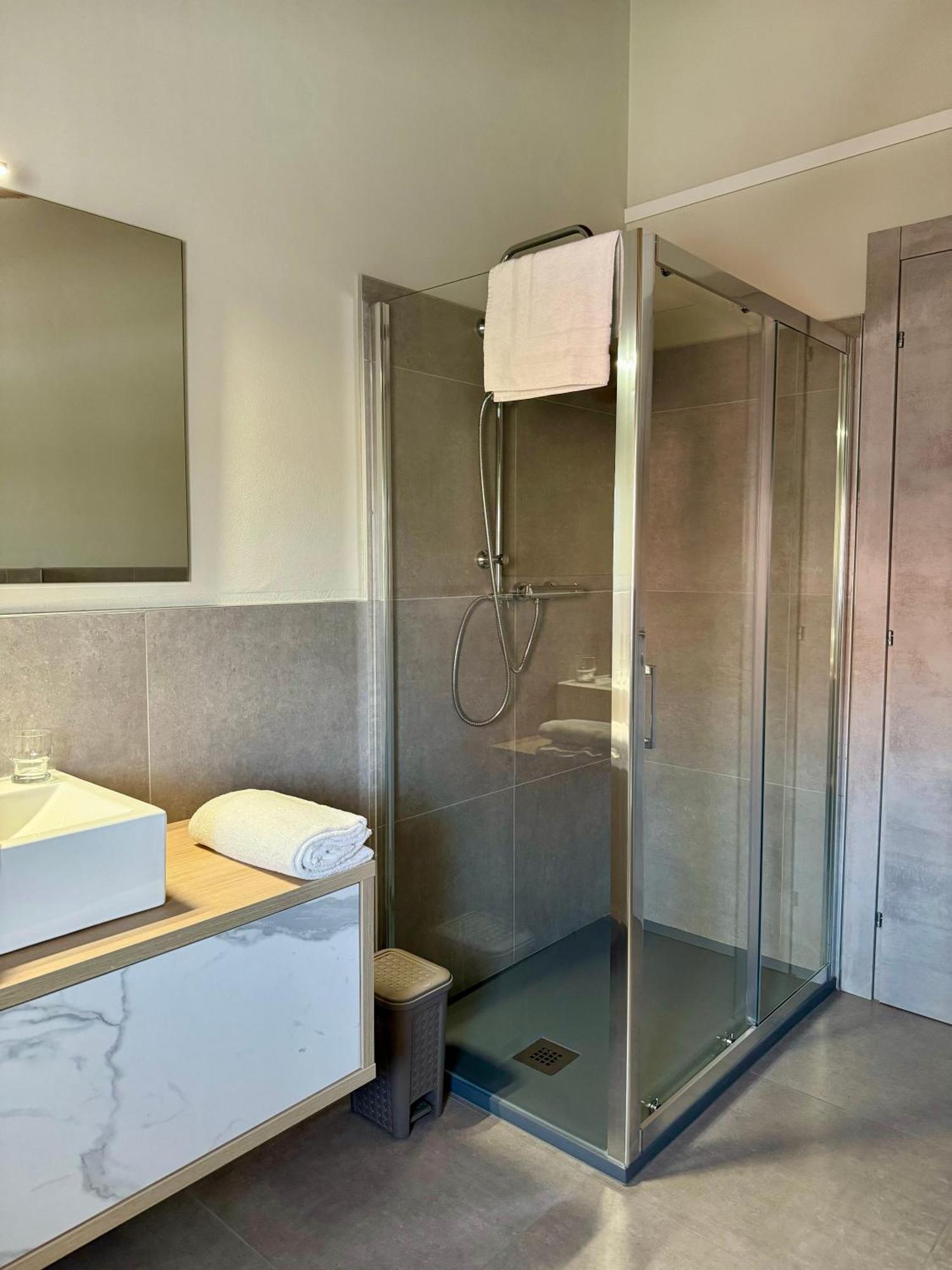 Il Grecale - Camere E Appartamenti La Morra Exterior foto