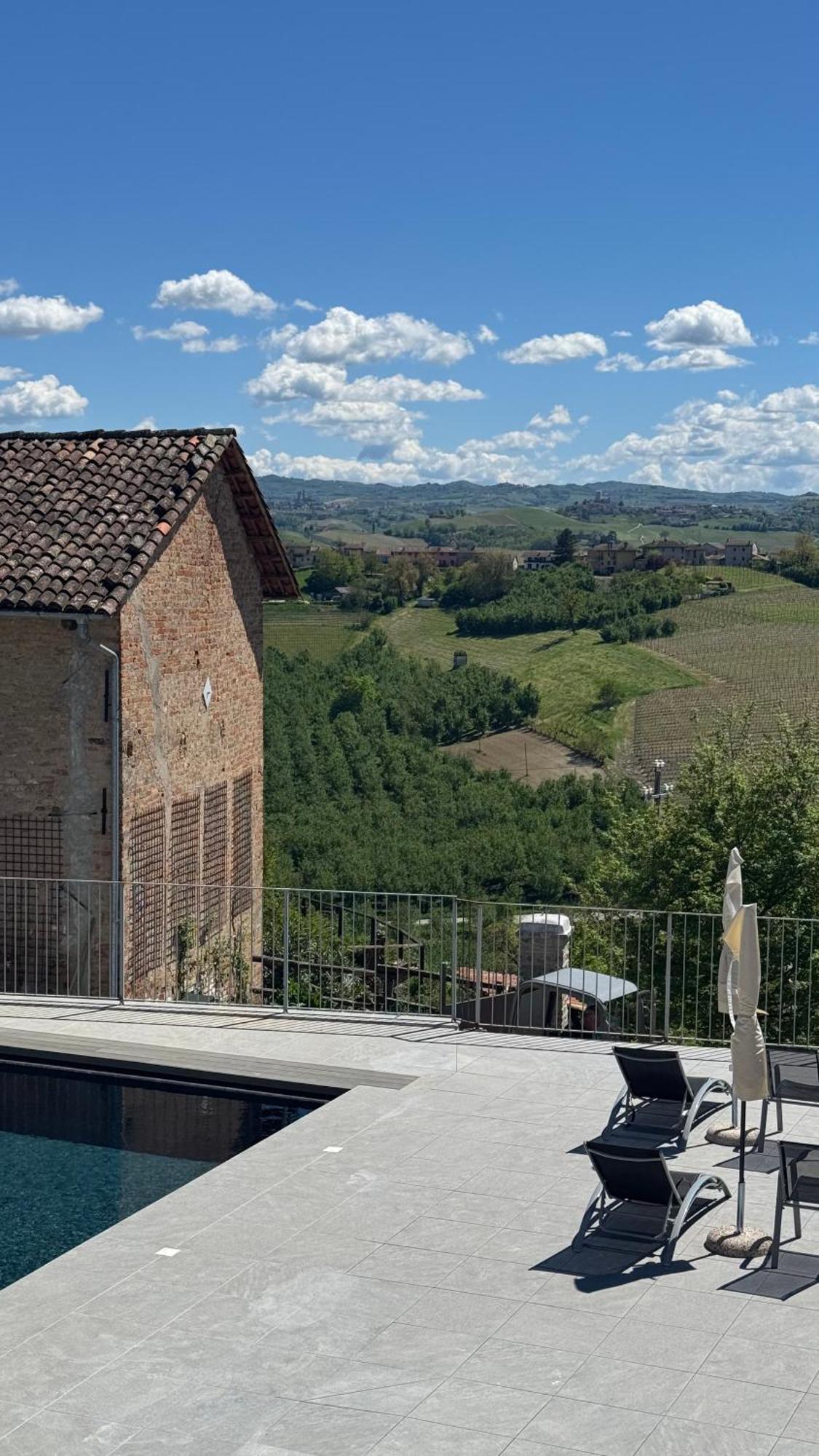 Il Grecale - Camere E Appartamenti La Morra Exterior foto